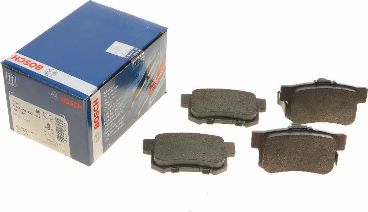 BOSCH 0 986 494 233 - Komplet kočnih obloga, disk kočnica parts5.com