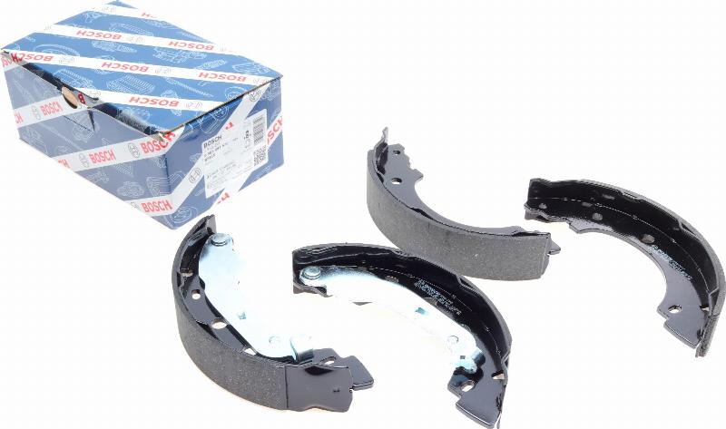 BOSCH 0 986 487 570 - Zestaw szczęk hamulcowych parts5.com