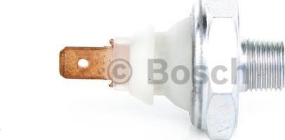 BOSCH 0 986 345 017 - Датчик, давление масла parts5.com