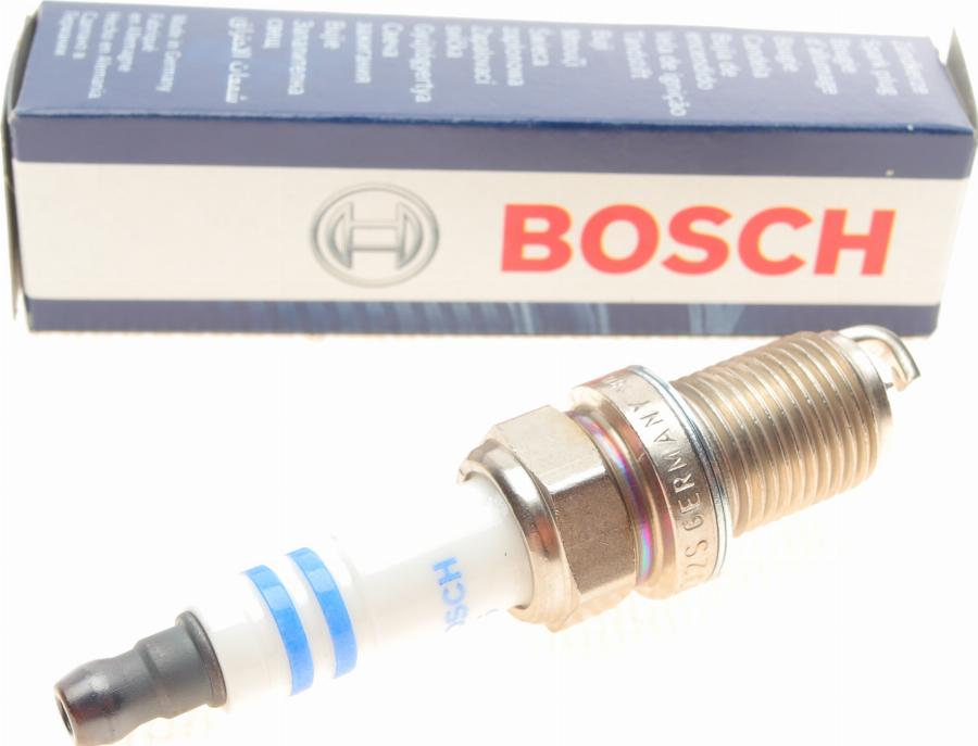 BOSCH 0 242 240 653 - Świeca zapłonowa parts5.com