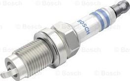 BOSCH 0 242 240 675 - Свеча зажигания parts5.com