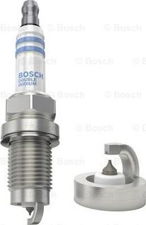 BOSCH 0 242 240 675 - Свеча зажигания parts5.com