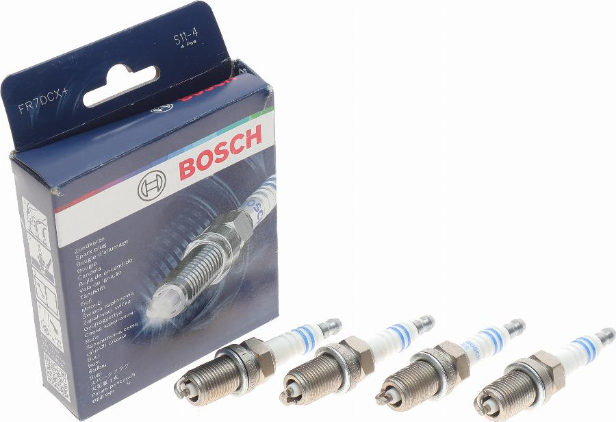 BOSCH 0 242 235 913 - Świeca zapłonowa parts5.com