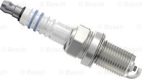 BOSCH 0 242 235 667 - Świeca zapłonowa parts5.com