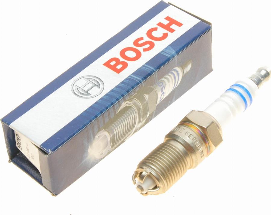 BOSCH 0 242 235 607 - Bujía de encendido parts5.com