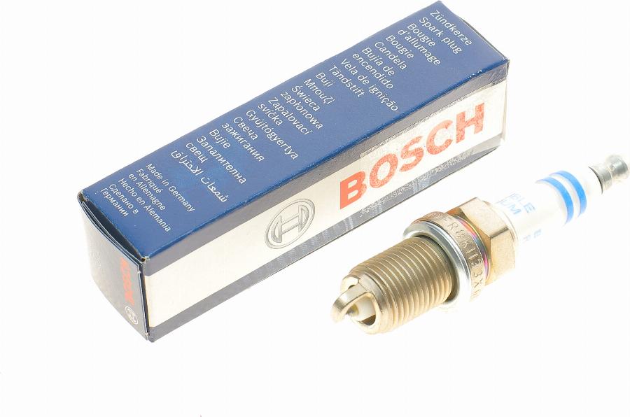 BOSCH 0 242 230 528 - Zapalovací svíčka parts5.com