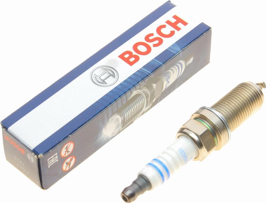 BOSCH 0 242 230 607 - Запалителна свещ parts5.com