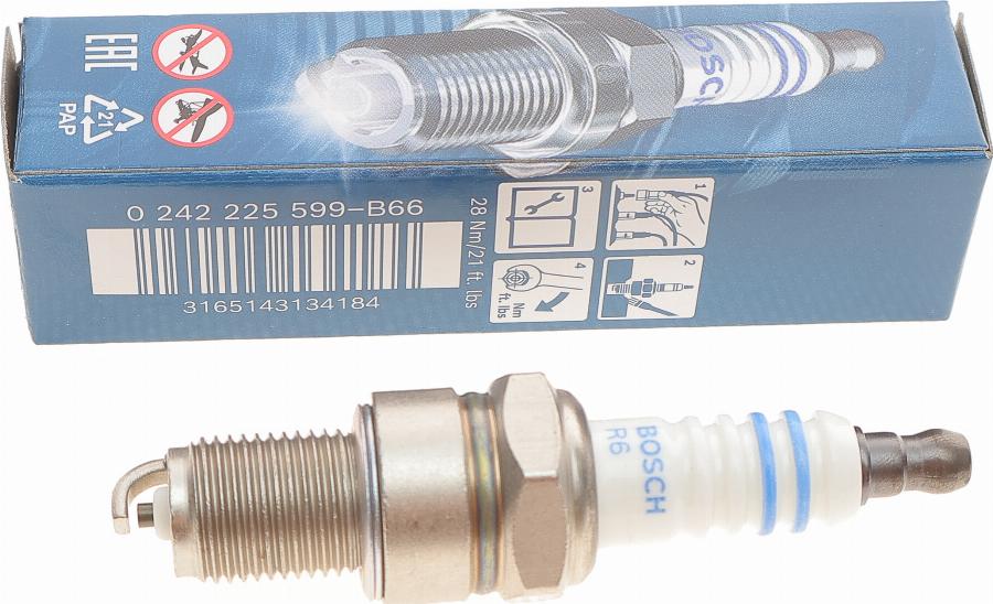 BOSCH 0 242 225 599 - Zündkerze parts5.com