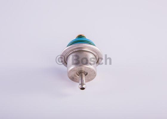 BOSCH 0 280 160 585 - Regulador de la presión del combustible parts5.com