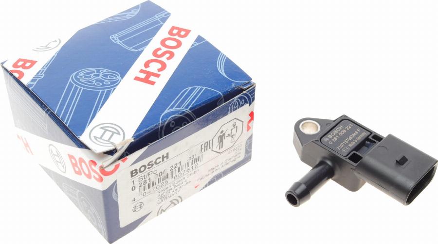 BOSCH 0 281 006 221 - Sensor, exhaust pressure parts5.com