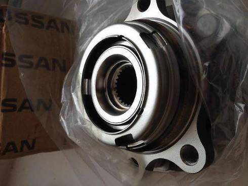 NISSAN 40202EJ70B - Butuc roata parts5.com